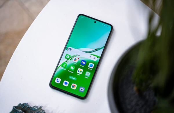 Обзор Oppo Reno 12F: потрясающе красивого бюджетного смартфона для мультимедиа